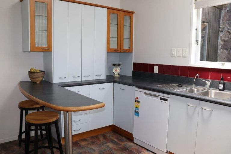 Photo of property in 345 Devonport Road, Tauranga, 3110