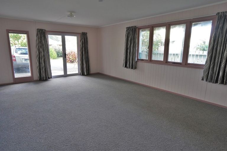 Photo of property in 30 Beach Road, Onerahi, Whangarei, 0110