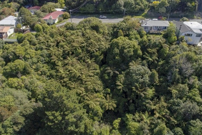 Photo of property in 6 Gribble Grove, Stokes Valley, Lower Hutt, 5019