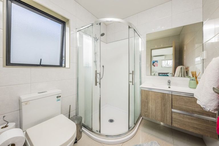 Photo of property in 95b Maplesden Drive, Clendon Park, Auckland, 2103