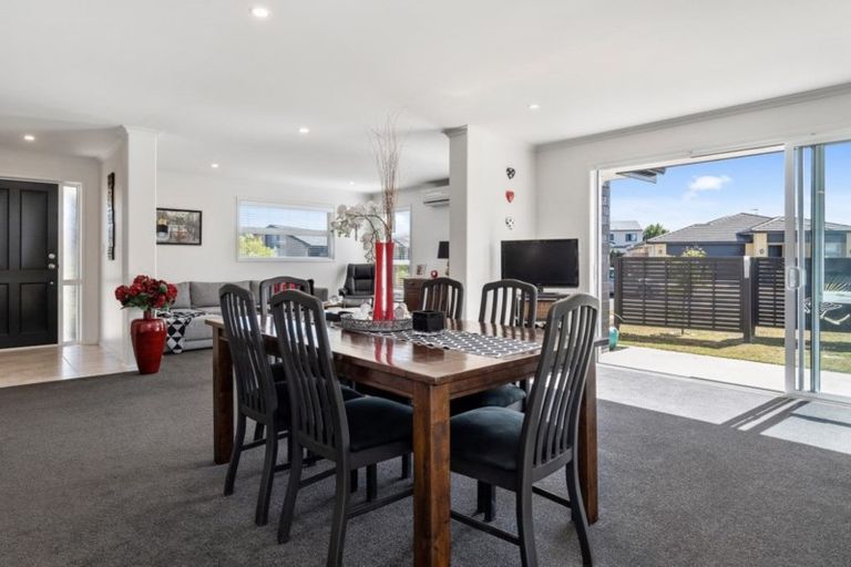 Photo of property in 17 Blanche Road, Papamoa Beach, Papamoa, 3118