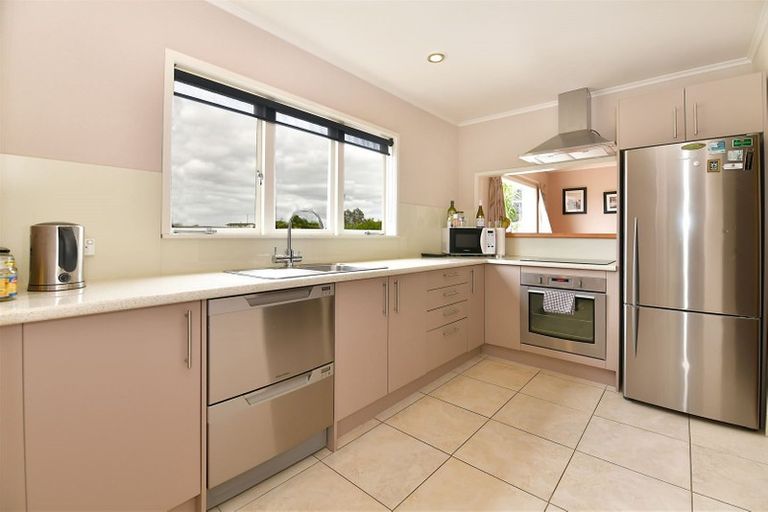 Photo of property in 27 Bonita Avenue, Stanmore Bay, Whangaparaoa, 0932