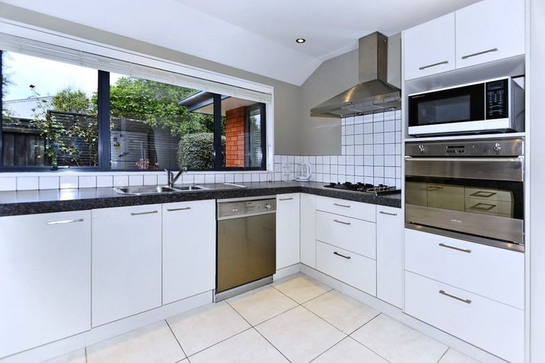 Photo of property in 3 Woodhaven Place, Parklands, Christchurch, 8083