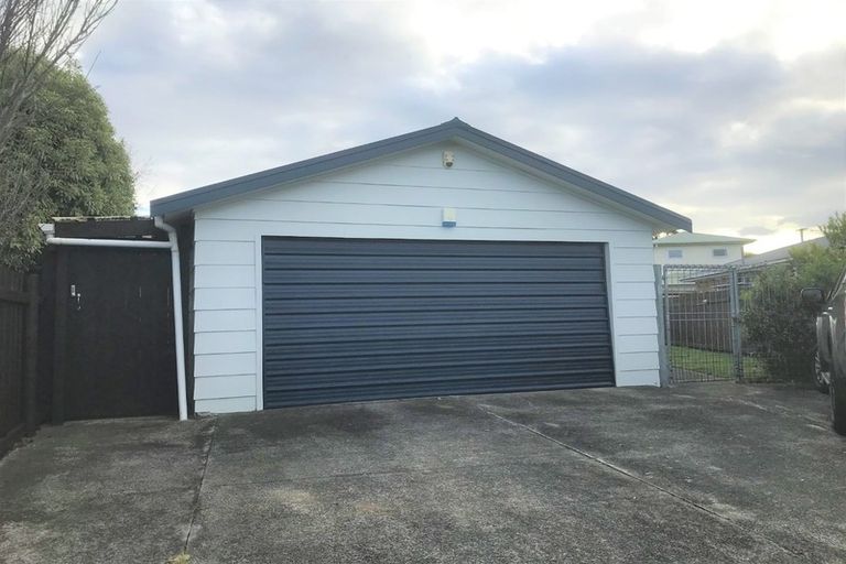 Photo of property in 26 Queen Road, Bellevue, Tauranga, 3110