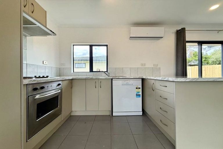 Photo of property in 13a Mawney Road, Henderson, Auckland, 0610