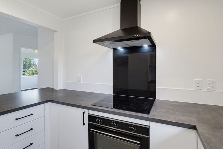 Photo of property in 1 Dunk Place, Milson, Palmerston North, 4414