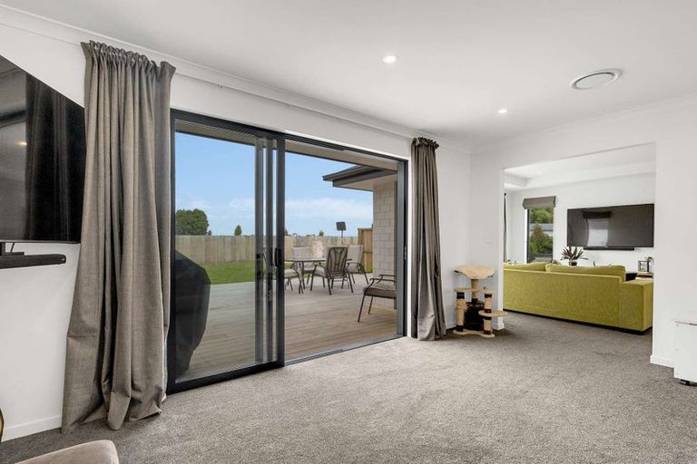 Photo of property in 8 Owen Drive, Darfield, 7510