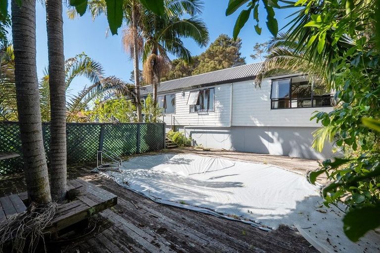 Photo of property in 14 Emery Grove, Bayview, Auckland, 0629