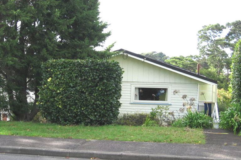 Photo of property in 52 Renata Crescent, Te Atatu Peninsula, Auckland, 0610