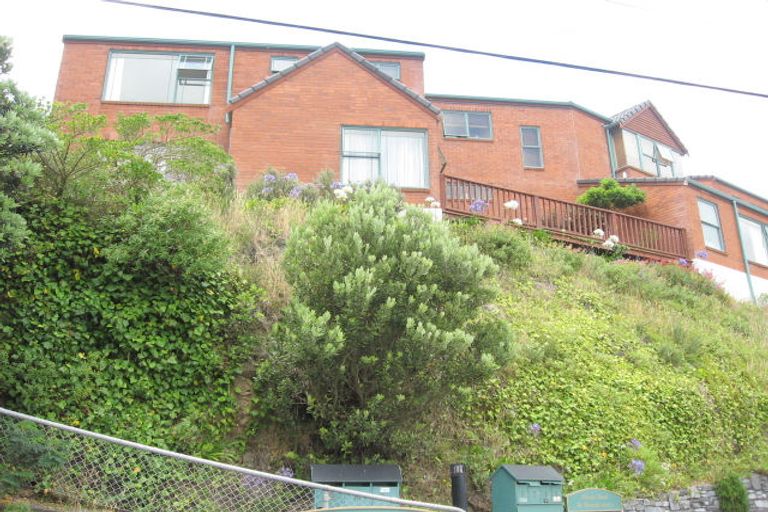 Photo of property in Mt Carmel Mews, 2/9 Arawa Road, Hataitai, Wellington, 6021
