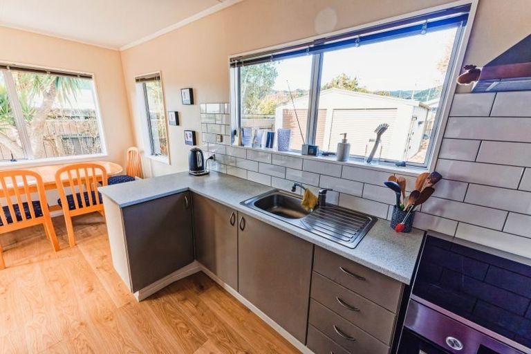 Photo of property in 15 Linwood Drive, Paraparaumu, 5032
