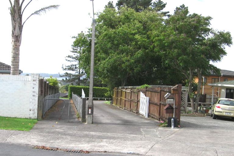 Photo of property in 27 Tatyana Place, Massey, Auckland, 0614