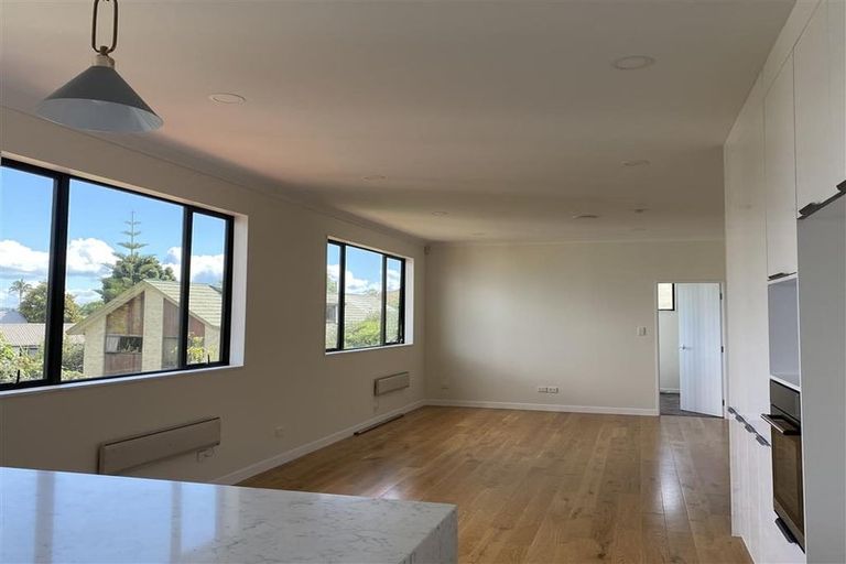 Photo of property in 16a Venus Place, Half Moon Bay, Auckland, 2012