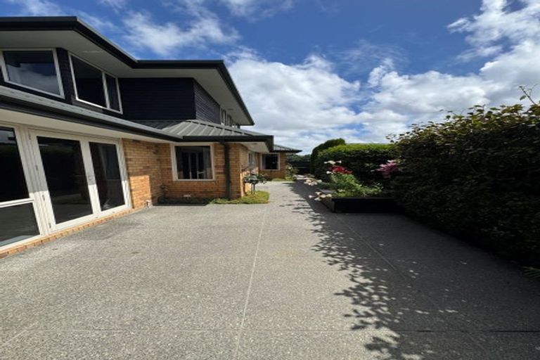 Photo of property in 2/281 Memorial Avenue, Burnside, Christchurch, 8053