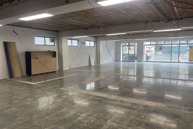 Photo of property in 16 Kent Terrace, Mount Victoria, Wellington, 6011