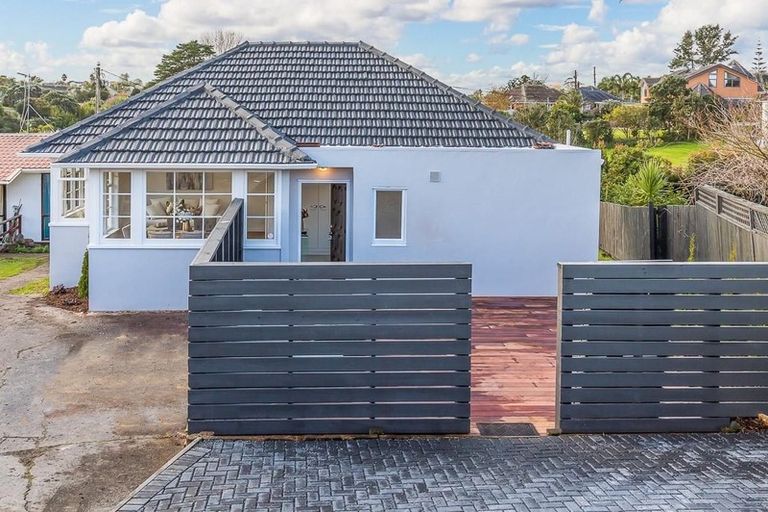 Photo of property in 1/48 Philomel Crescent, Bayswater, Auckland, 0622