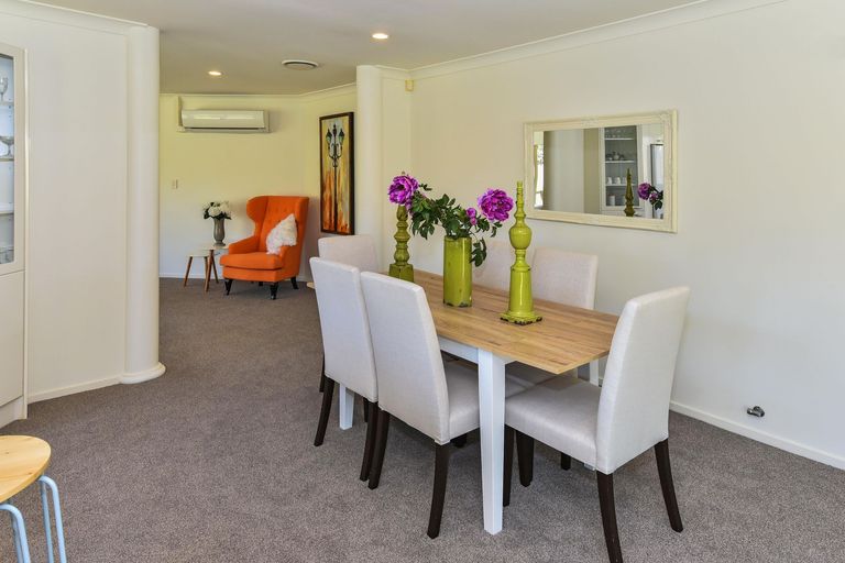 Photo of property in 50 Lothian Brae, Wattle Downs, Auckland, 2103