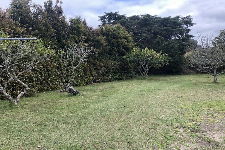 Photo of property in 474 East Coast Road, Windsor Park, Auckland, 0630