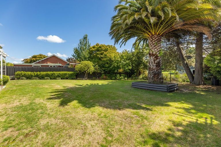 Photo of property in 1/27 Weir Place, Hoon Hay, Christchurch, 8025