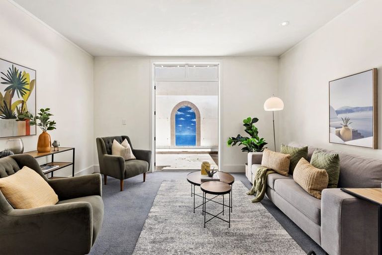 Photo of property in 2/37 Majoribanks Street, Mount Victoria, Wellington, 6011