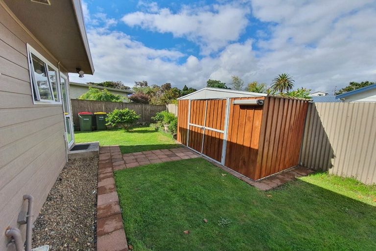 Photo of property in 2/4 South Street, Papakura, 2110