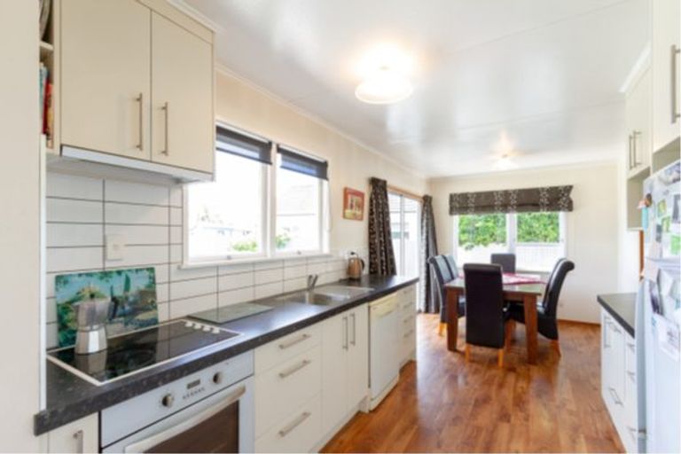 Photo of property in 4 Shortland Street, Tamatea, Napier, 4112