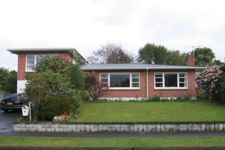 Photo of property in 35 Newcastle Street, Hokowhitu, Palmerston North, 4410