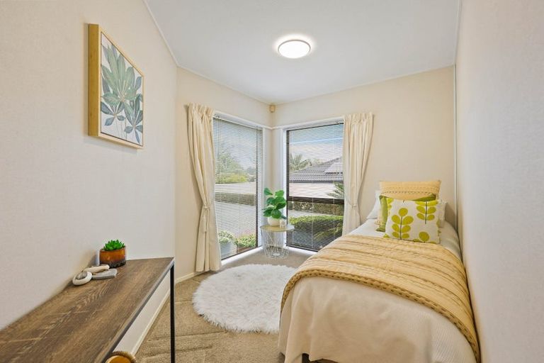 Photo of property in 47 Loloma Drive, Half Moon Bay, Auckland, 2012