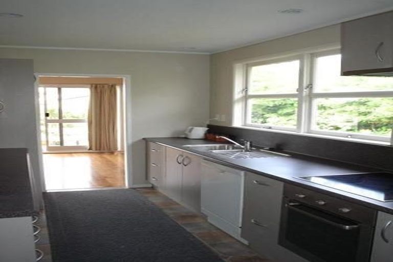Photo of property in 729 East Coast Road, Browns Bay, Auckland, 0630