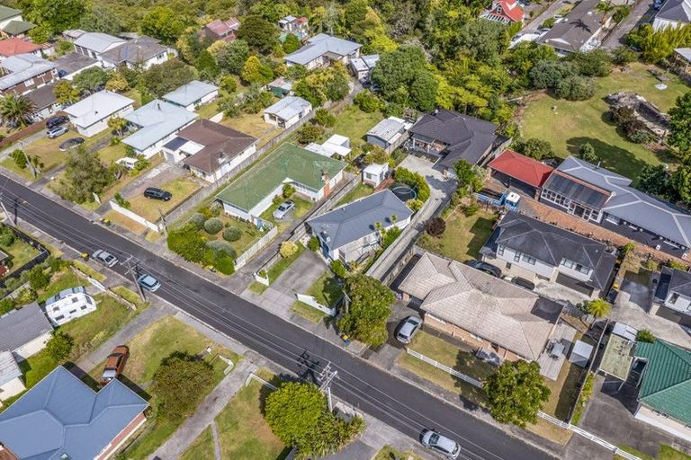 Photo of property in 1c Kuaka Place, New Lynn, Auckland, 0600