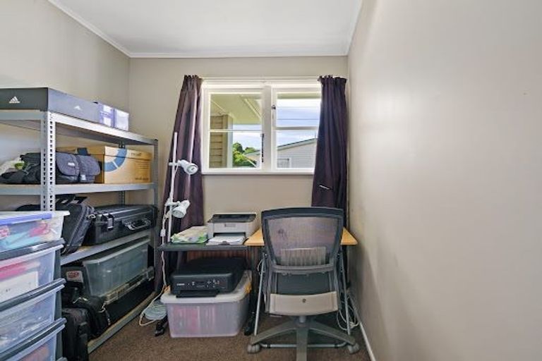 Photo of property in 306 George Street, Stokes Valley, Lower Hutt, 5019