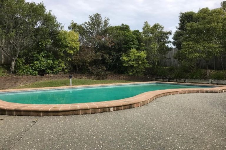 Photo of property in The Haven, 28/120 Beach Haven Road, Beach Haven, Auckland, 0626