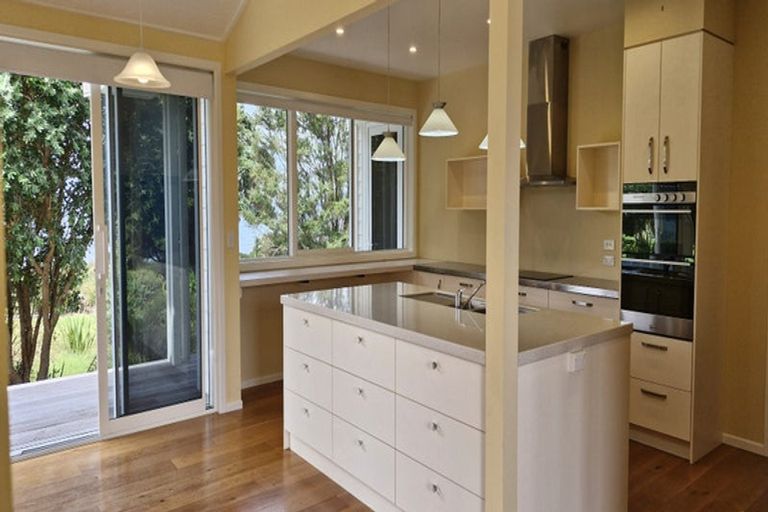 Photo of property in 28 Schooner Avenue, Snells Beach, 0920