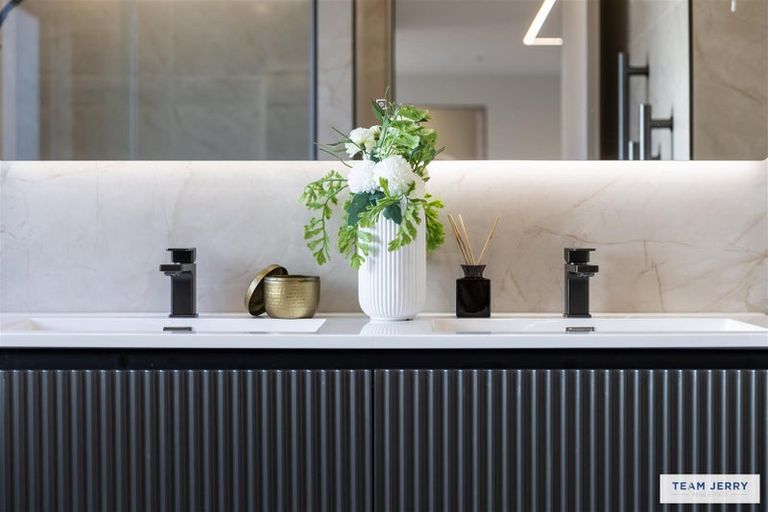 Photo of property in 4 Seawind Way, Hobsonville, Auckland, 0616