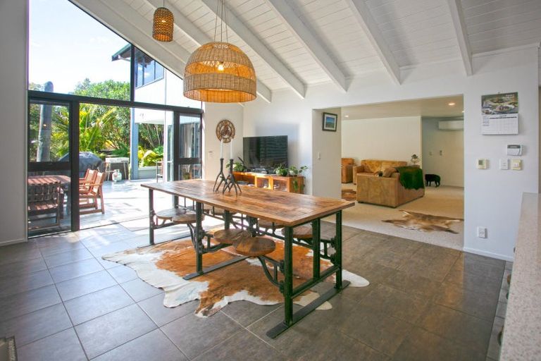 Photo of property in 5 Rewa Rewa Valley, Tairua, 3508