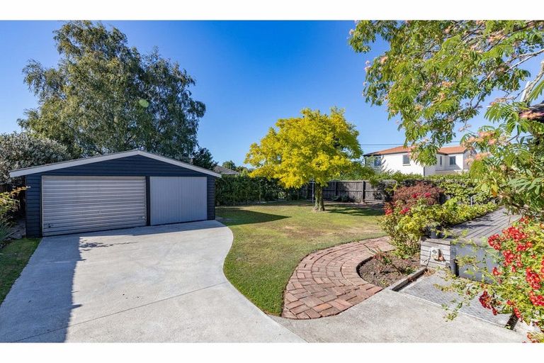 Photo of property in 84 Maidstone Road, Ilam, Christchurch, 8041