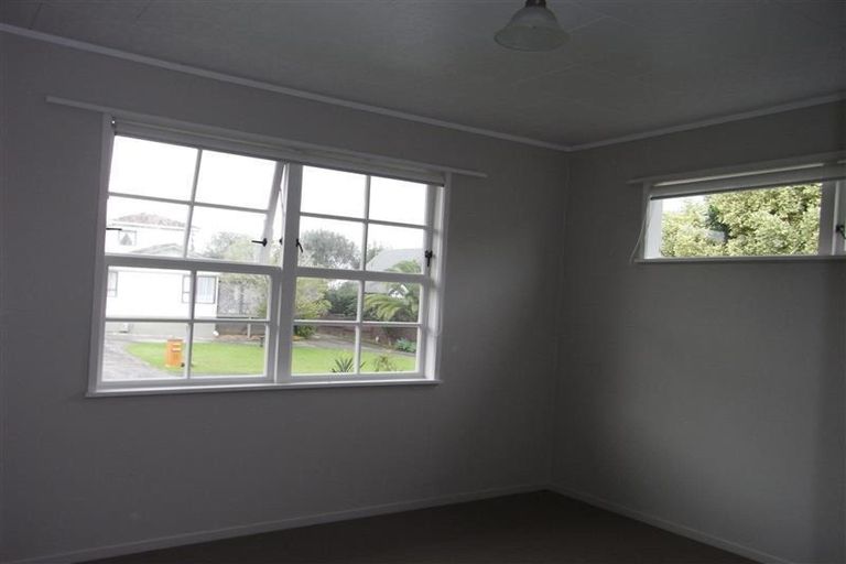 Photo of property in 14 Cairngorm Place, Highland Park, Auckland, 2010