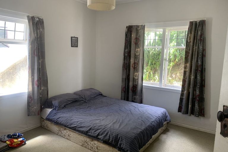 Photo of property in 22 Saint Michaels Crescent, Kelburn, Wellington, 6012