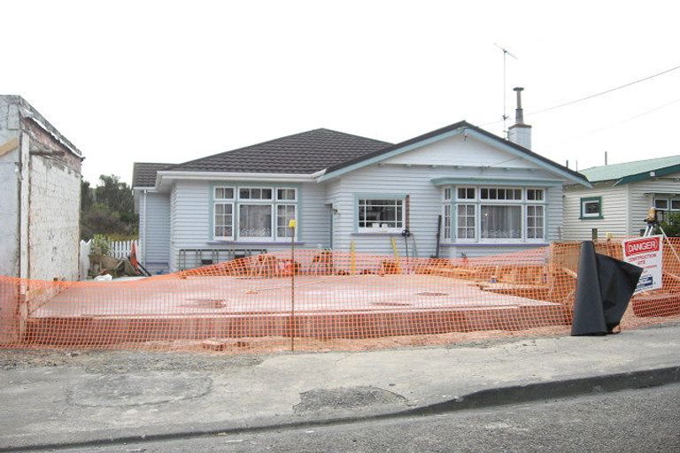 Photo of property in 24 Firth Terrace, Karori, Wellington, 6012