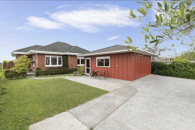 Photo of property in 90 Ridge Road, Howick, Auckland, 2014