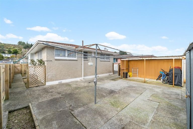 Photo of property in 2/17 Oregon Drive, Maoribank, Upper Hutt, 5018