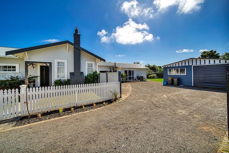 Photo of property in 74 Puriri Street, Hawera, 4610