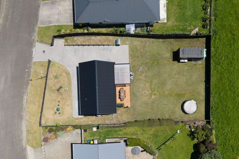 Photo of property in 7 Sand Dune Grove, Waikawa Beach, Manakau, 5573