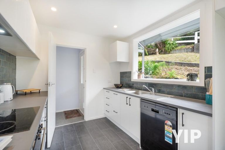 Photo of property in 133 Ruskin Road, Newlands, Wellington, 6037