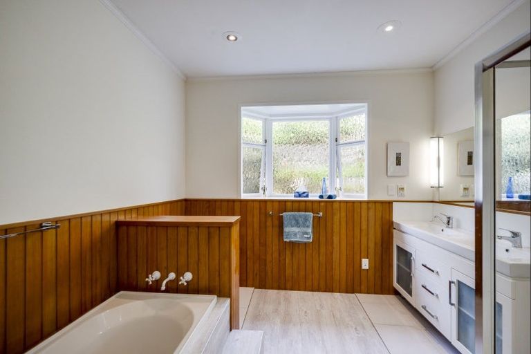 Photo of property in 18 France Road, Bluff Hill, Napier, 4110