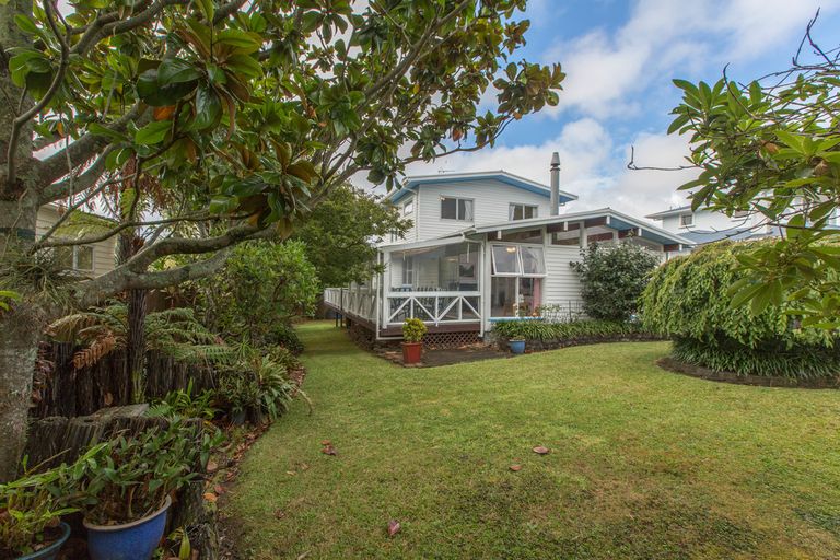 Photo of property in 4 De Thiery Place, Pakuranga Heights, Auckland, 2010