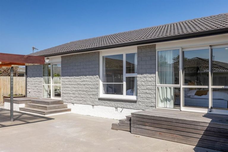 Photo of property in 2/7 Farnborough Street, Aranui, Christchurch, 8061