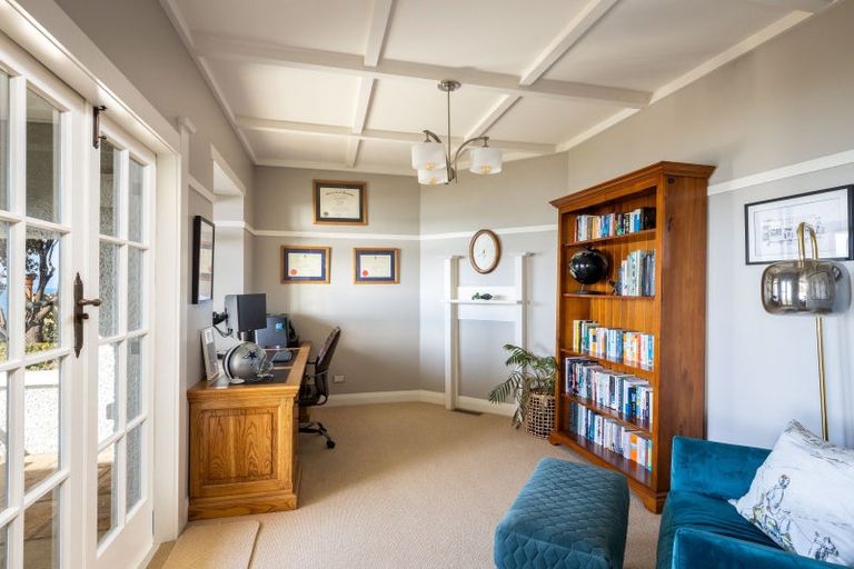 Photo of property in 10 Woolcombe Terrace, New Plymouth, 4310