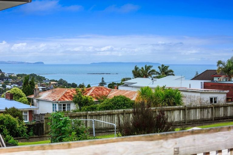 Photo of property in 615 Beach Road, Rothesay Bay, Auckland, 0630
