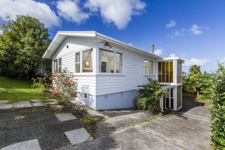 Photo of property in 1/28 Spencer Road, Pinehill, Auckland, 0632